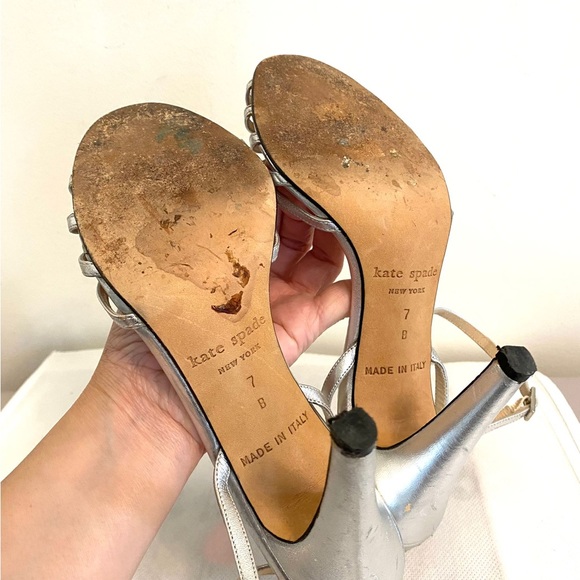 Authentic Kate spade heels with flower - Picture 9 of 12